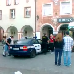 Guy Helps His Friend Escape From The Police!
