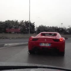 Incidente Ferrari 458 ripreso in diretta su autostrada!