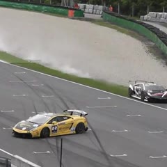 Crash FIA GT Brno Lamborghini Gallardo Super Trofeo LP 560-4