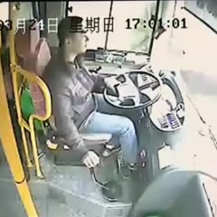 Dramatic Video Captures Lamppost Smashing Through Bus Windscreen in China