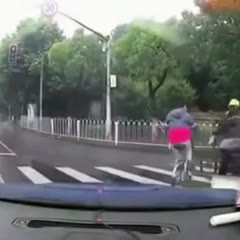 Cyclist collides and sticks to fellow cyclist