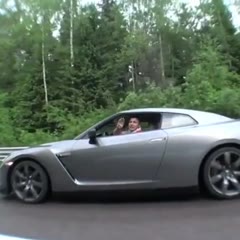 Bugatti Vs Nissan GT-R 35