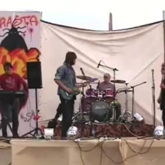 Horrible Guitarist gets slapped by own band member!