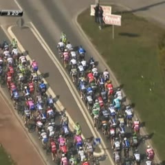 La chute de Offredo dans Paris-Roubaix