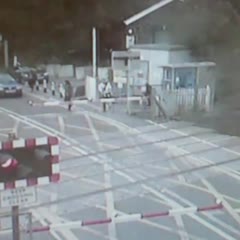 Terrifying level crossing near-miss at Waterbeach, Cambridgeshire