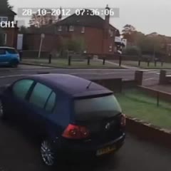 The car flip and land right way up in the incredible crash