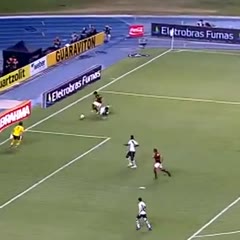 Deivid Loses Amazing Goal