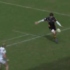 Elliot Daly gets it in the bin!