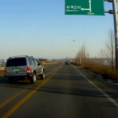 High speed of SUV and brutal collision with a pillar in South Korea