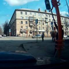 Pedestrian decided to repair the traffic light