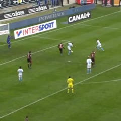 Valbuena mange la pelouse