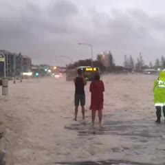 Sunshine Coast Floods 27/1/2013 .....police get the surprise of a life time