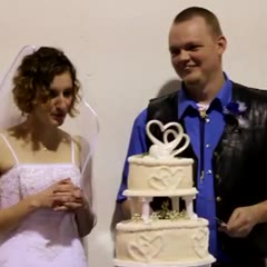 Wedding Cake Falling